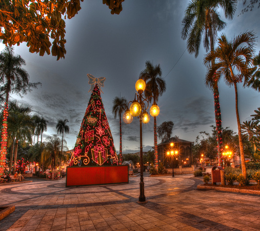 The Plaza at Nightime Caguas